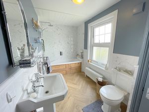 SYDNEY STREET- click for photo gallery